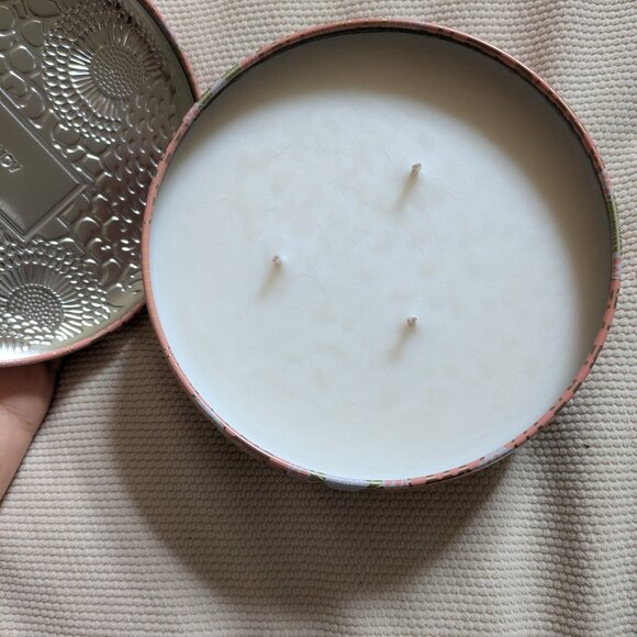 Brand New! Voluspa Kalahari Watermelon Candle - Picture 3 of 3